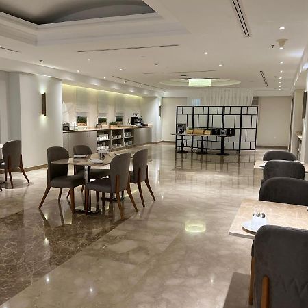 Gloria Hotel & Suites Doha Bagian luar foto