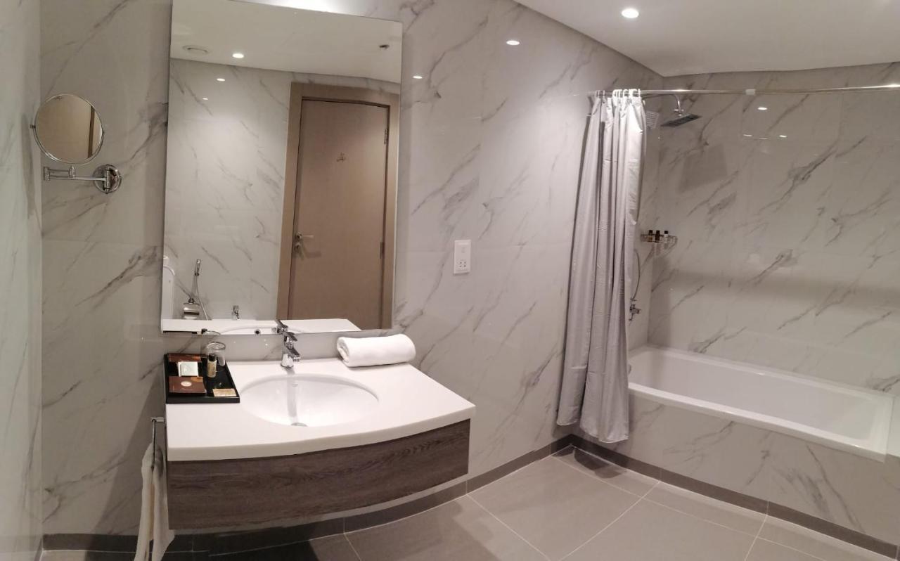 Gloria Hotel & Suites Doha Bagian luar foto