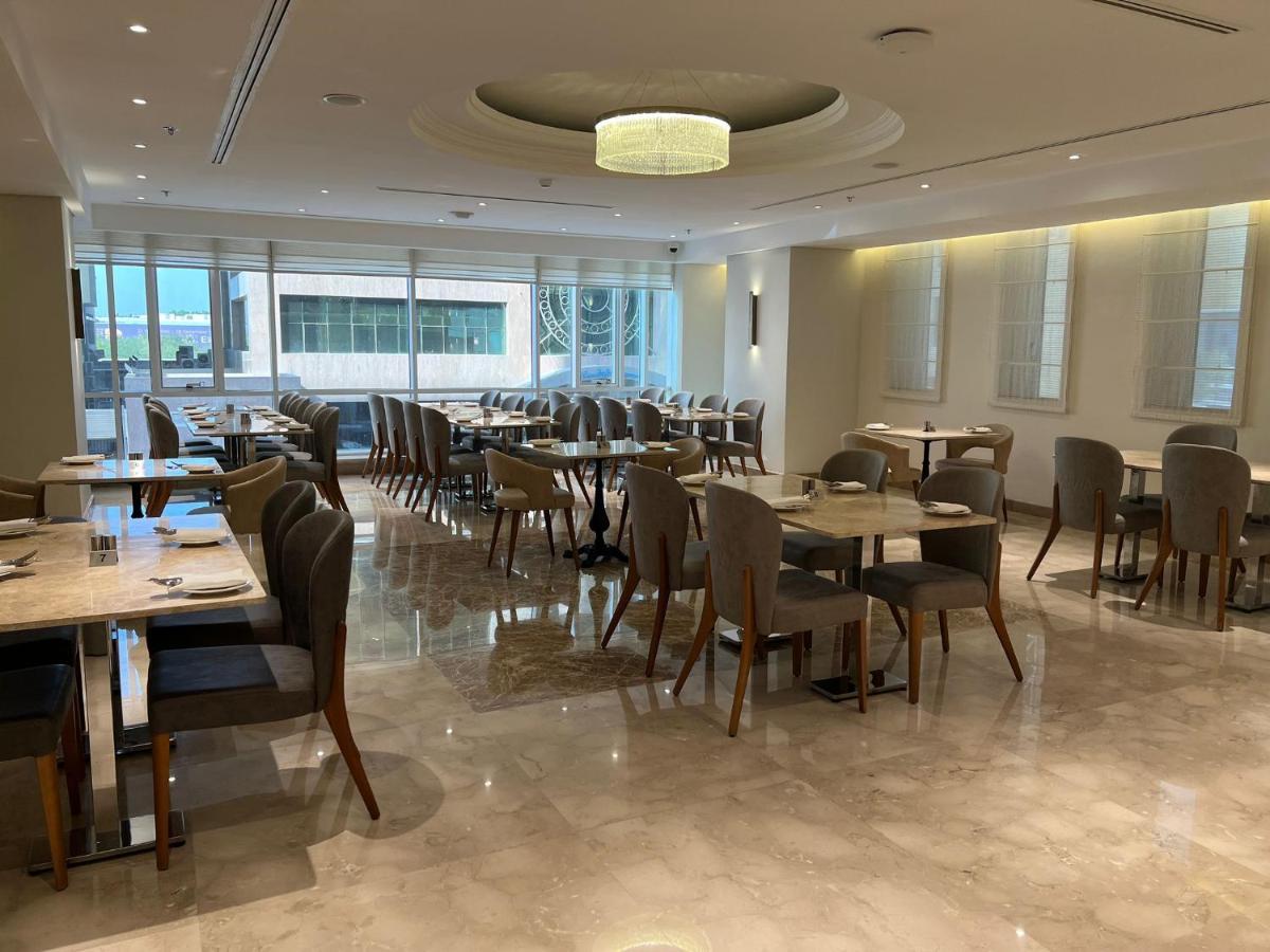 Gloria Hotel & Suites Doha Bagian luar foto